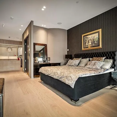 Exclusive Penthouse With Bryggen Views I Must 베르겐