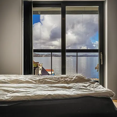 Exclusive Penthouse With Bryggen Views I Must 베르겐
