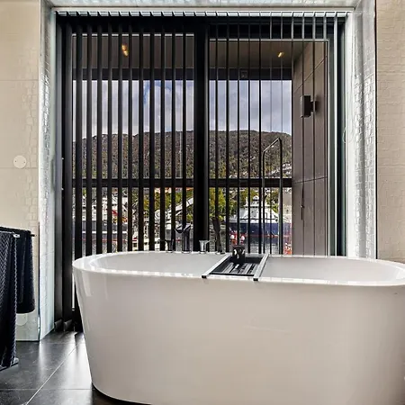 아파트 Exclusive Penthouse With Bryggen Views I Must 베르겐